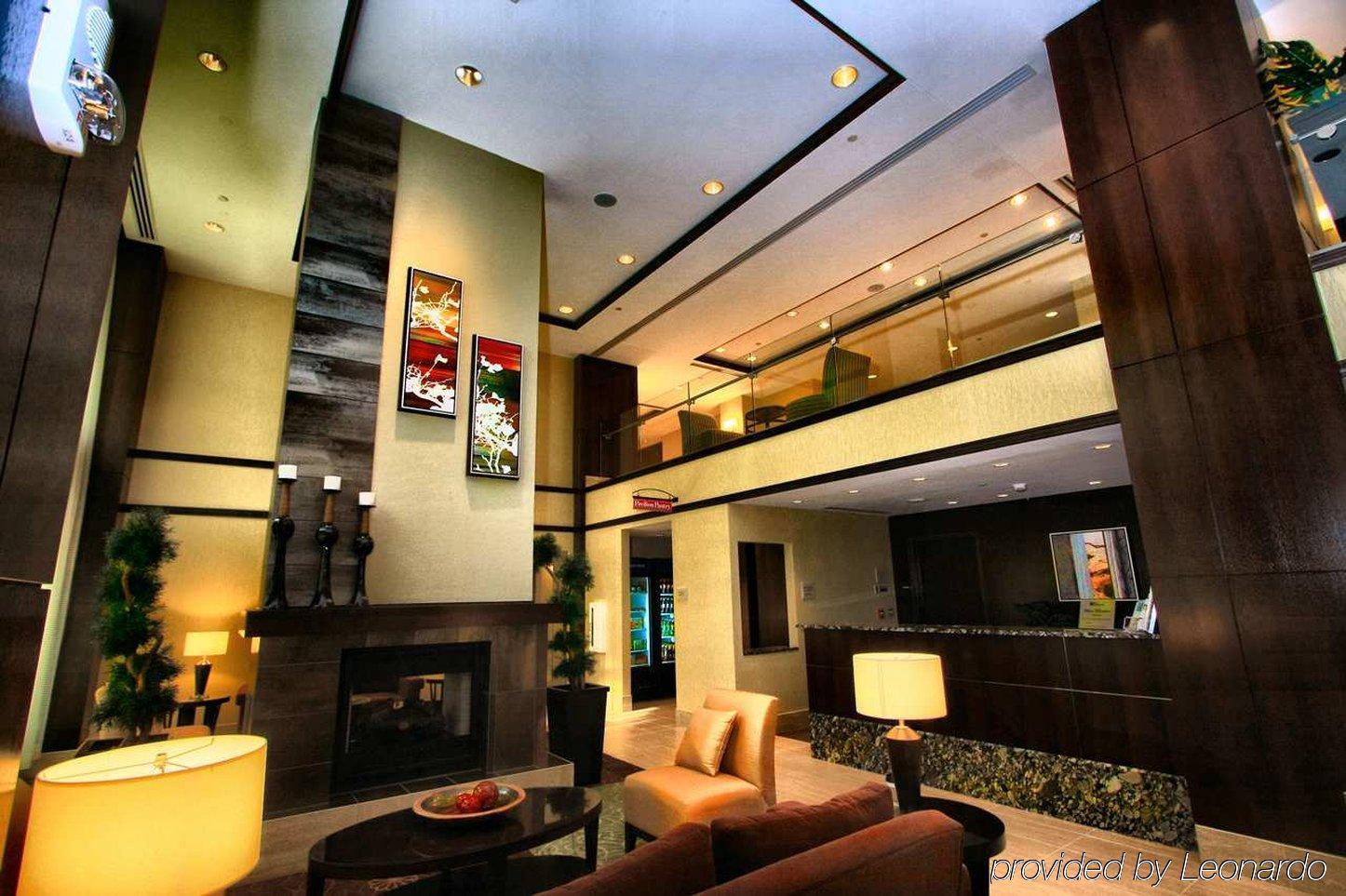 Hilton Garden Inn Bethesda Downtown Dalaman gambar