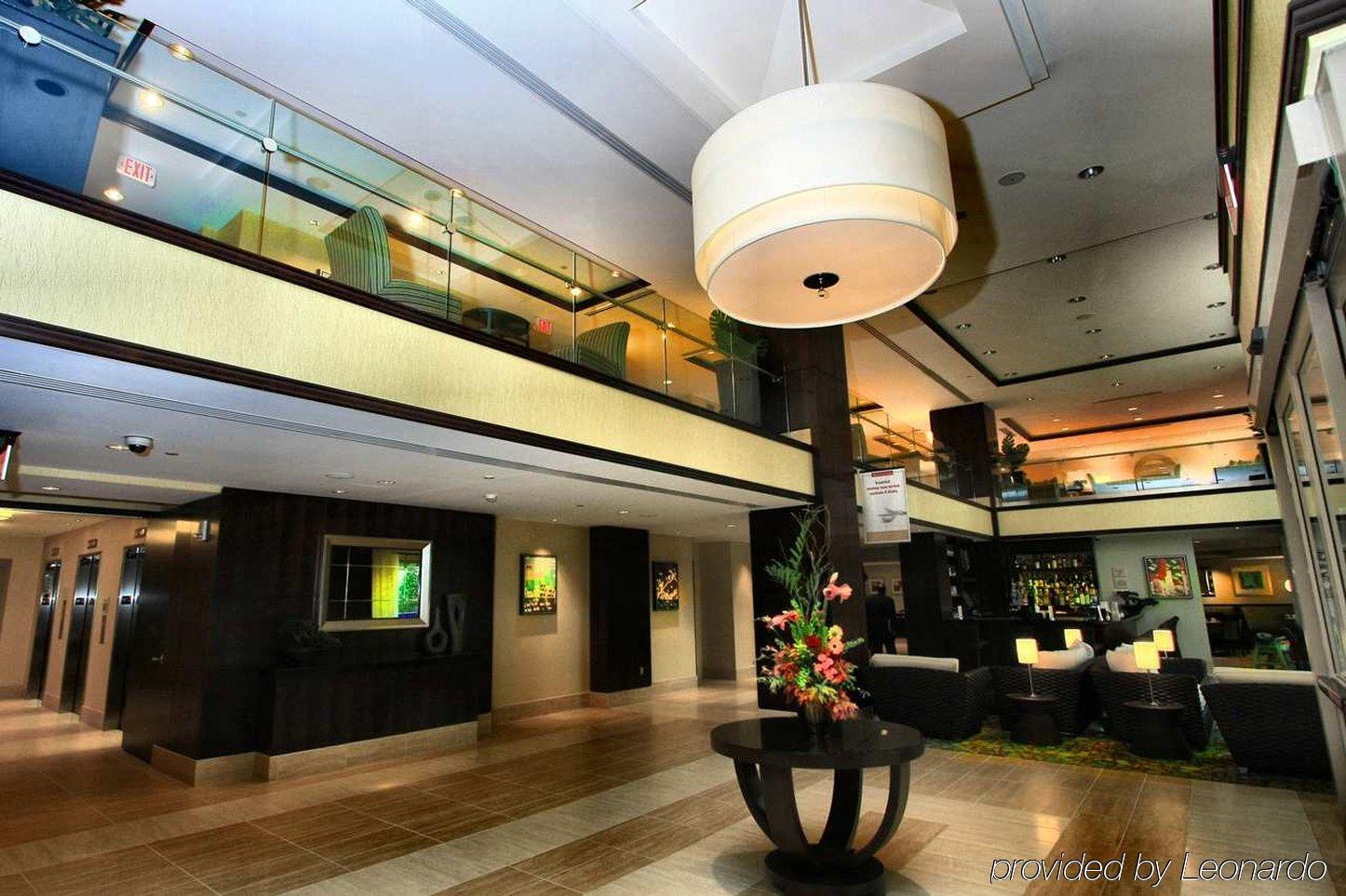 Hilton Garden Inn Bethesda Downtown Dalaman gambar